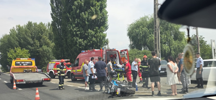 Motociclist rănit la intrare în Timișoara. S-a lovit de o mașină