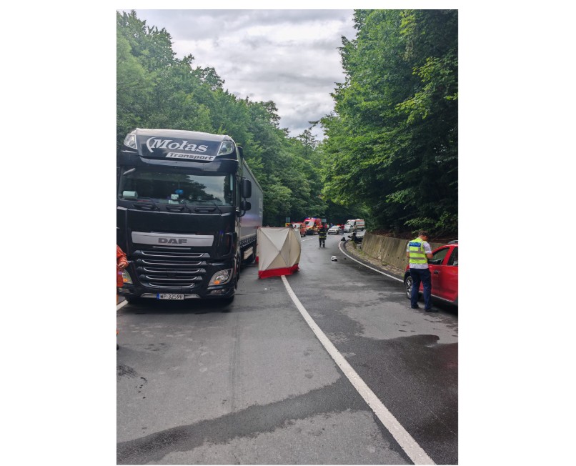 Motociclist decedat intr-un accident pe DN13, in zona Valea Bogatii