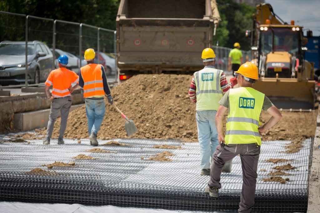 Schimbare majoră pentru firmele care aduc muncitori străini: garanția de 75.000 de euro ar putea elimina majoritatea agențiilor
