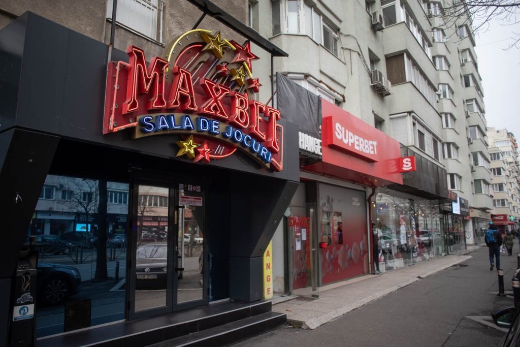 Locuitorii din ”Las Vegas-ul” de Timișoara se revoltă împotriva Timișoarei / Un cartier din municipiu ar urma să găzduiască toate păcănelele din oraș / ”Ați spus că este o stradă nelocuită, este o stradă industrială, este o stradă nesemnificativă… Greșit!