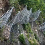 VIDEO Anunț pentru șoferi pe Valea Oltului: Barierele de retenție își dovedesc deja eficiența. În august nu vor fi lucrări cu restricții