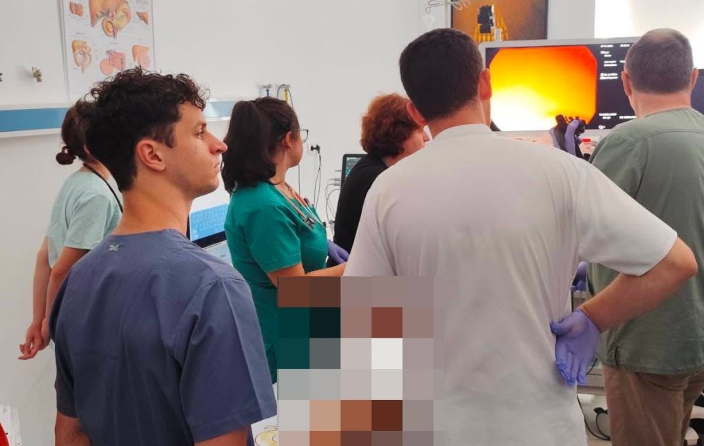 Premieră la Spitalul Județean Sibiu: medicii pot vedea direct în interiorul căilor biliare cu ajutorul colangioscopiei