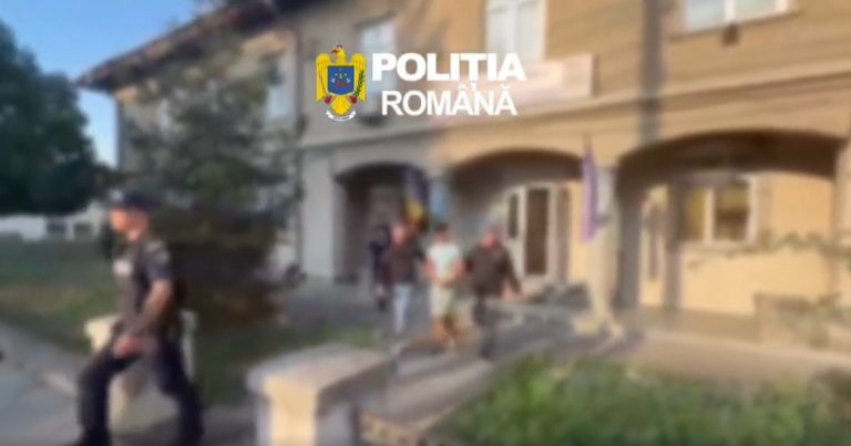 Băiat de 15 ani, reținut pentru incendierea două case și mai multe tentative de furt din locuințe și mașini. Prejudiciul depășește 170.000 de euro