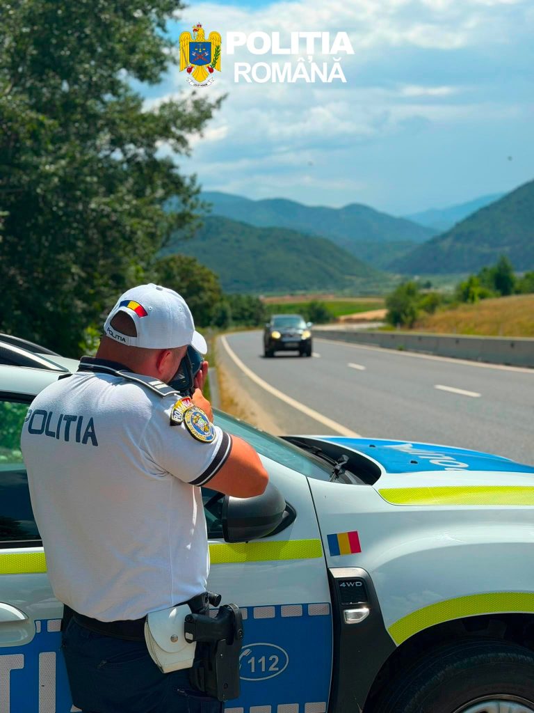 Peste 100 de amenzi date de polițiști, în patru ore, pe Valea Oltului. Viteza, pe primul loc