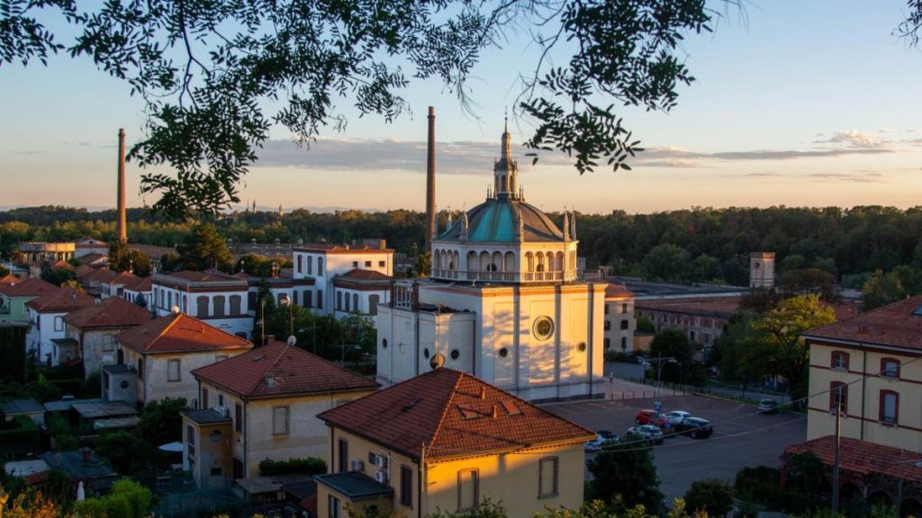 Proprietarul unei fabrici a construit un oraș pentru angajații săi. Fiecare familie a primit o casă cu grădină