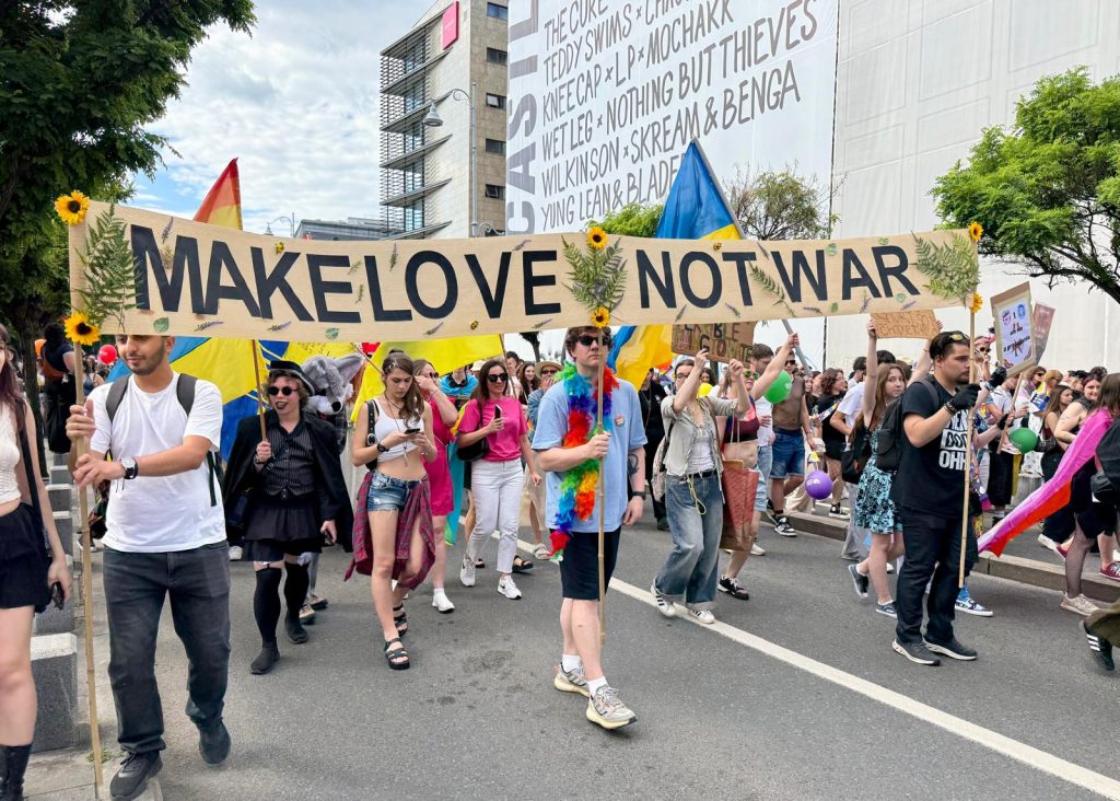 Oradea Pride 2026 | Verzii Europeni și eurodeputați cer autorităților române să permită desfășurarea marșului: „Nicio zonă fără Pride în Uniunea Europeană” / Pentru al patrulea an consecutiv, organizatorii spun că sunt împiedicați să organizeze un marș și