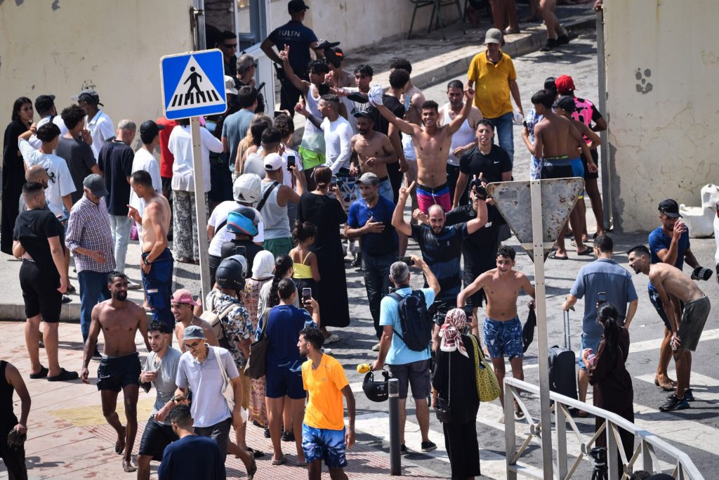 Criza din Ceuta. Spania spune că a repatriat aproape toți migranții. Statele UE reacționează cu măsuri la frontiere