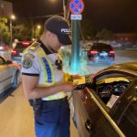 Amendă de 15.000 de lei după ce un şofer a fost prins transportând fără acte, cu o autoutilitară, o tonă şi jumătate de deşeuri provenite din construcţii
