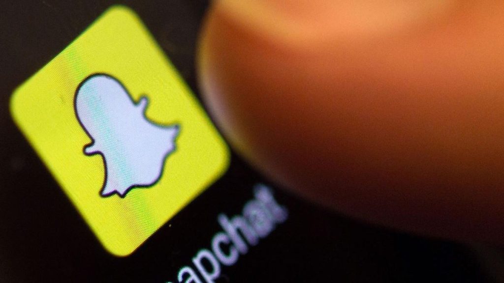 Snapchat declară război „gunoiului AI”. Ce se schimbă pentru utilizatori
