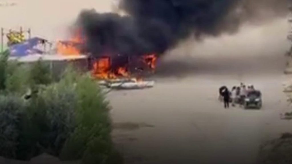 Incendiu pe plaja Zoom, în zona Faleză Nord din Constanța