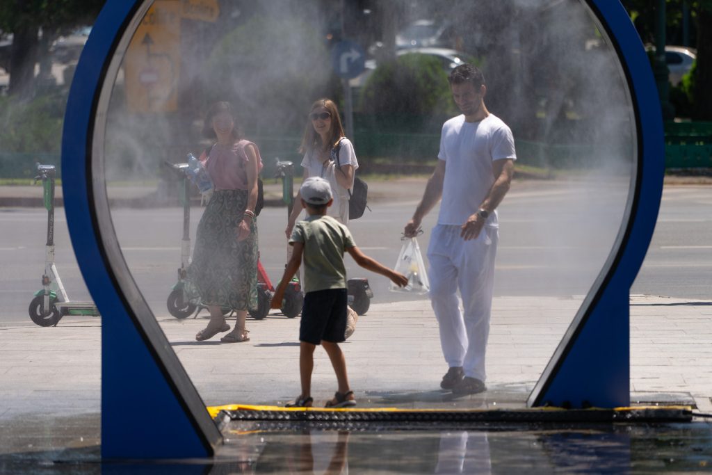 Caniculă și nopți tropicale în București. Atenționare meteo emisă pentru Capitală