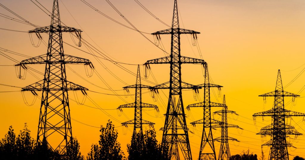 Claudiu Năsui: „Bulgaria cumpără ziua energie ieftină de la noi și ne-o vinde scump seara.” Ce spune un expert despre acest scenariu