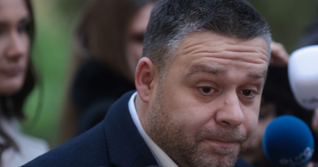 Grindeanu neagă că au existat noi negocieri pentru un Guvern tehnocrat: „Tot ce vine dinspre Ciucu, vă recomand să nu credeţi”
