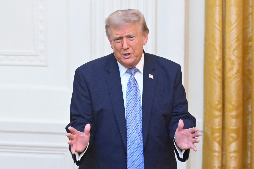 Trump spune că Iranul trebuie să aleagă între un acord și o capitulare totală