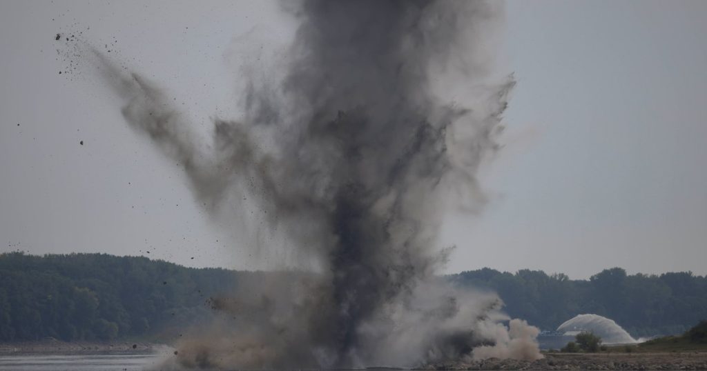 Cum descrie presa străină operațiunea spectaculoasă din România pentru creșterea debitului Dunării