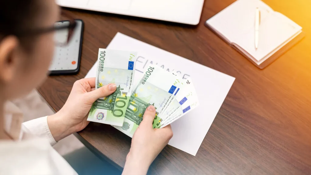Salariu de peste 20.000 net. Domeniile unde primești acești bani lunar