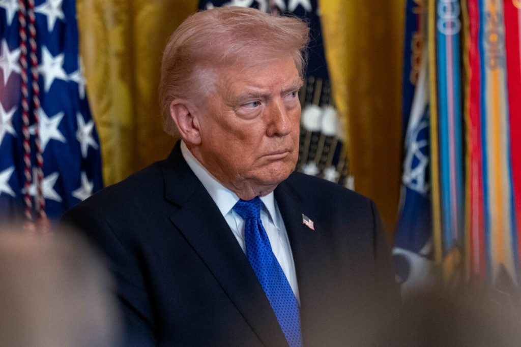Capital One: Conturile lui Donald Trump au fost închise din cauza unor suspiciuni de spălare de bani