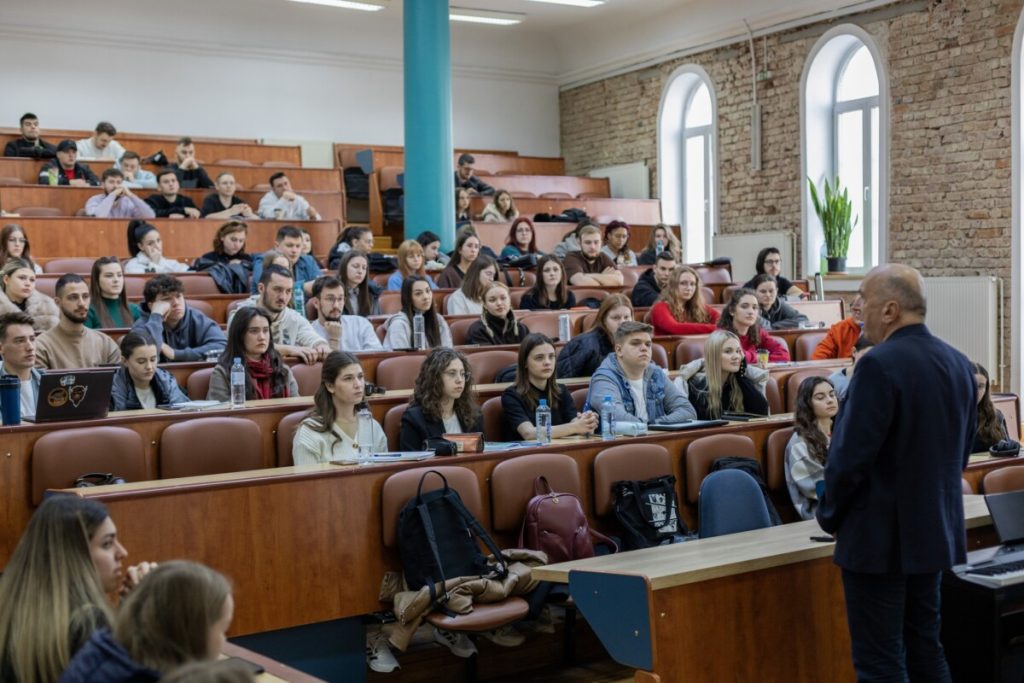 Facultatea de Business a UBB devine prima facultate din România care obține acreditarea AACSB
