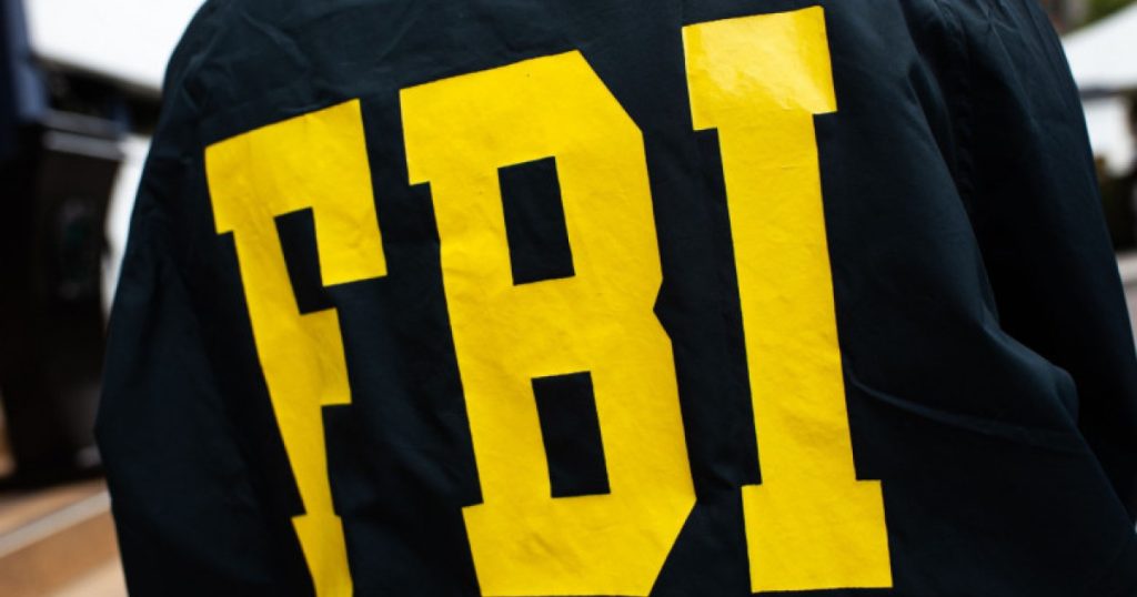 Un agent FBI, arestat după ce ar fi furat aproape un milion de dolari. Își pregătea fuga din SUA