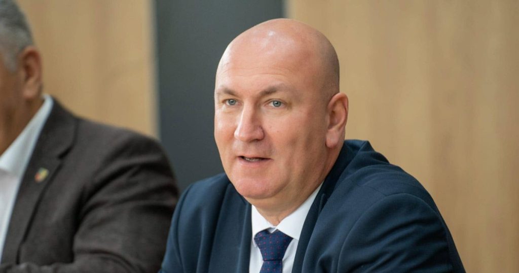Primarul care refuză să reducă iluminatul public din cauza crizei energetice: „Nu îmi permit să fac rabat la siguranța cetățeanului”
