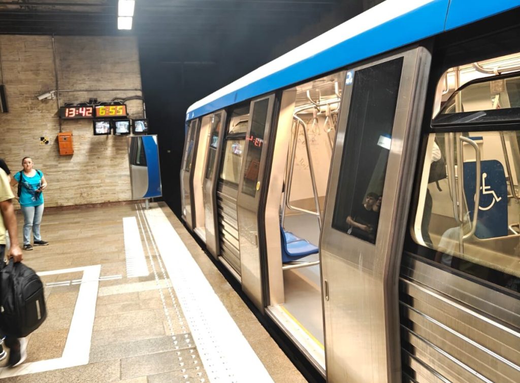 Metrorex și CFR nu vor fi afectate de măsurile pentru reducerea consumului de energie, anunță ministrul interimar al Transporturilor
