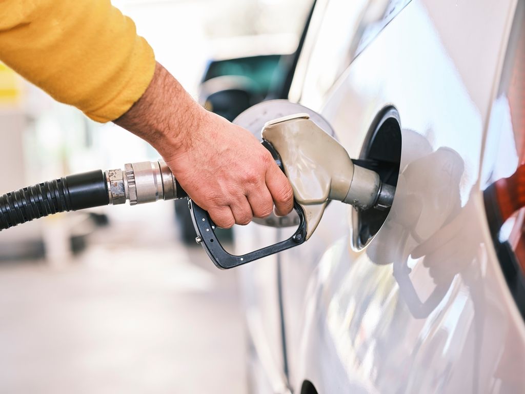 Acciză redusă la motorină, lege promulgată