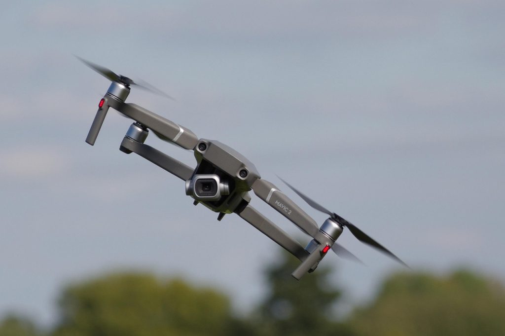 Imaginile care i-au șocat pe ucraineni: O dronă rusească vânează un vânzător într-o piață din Herson (Video). Zelenski acuză Moscova că practică „safari” cu drone