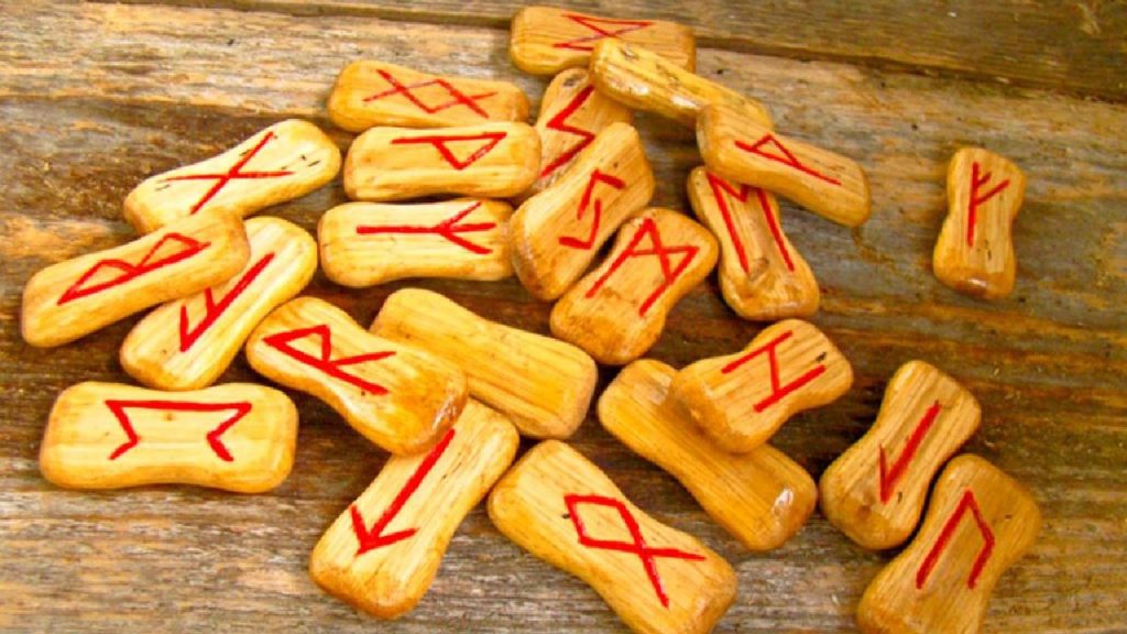 Previziuni rune august 2026: moșteniri, revelații și schimbări de destin. Nativii care atrag bani și proprietăți