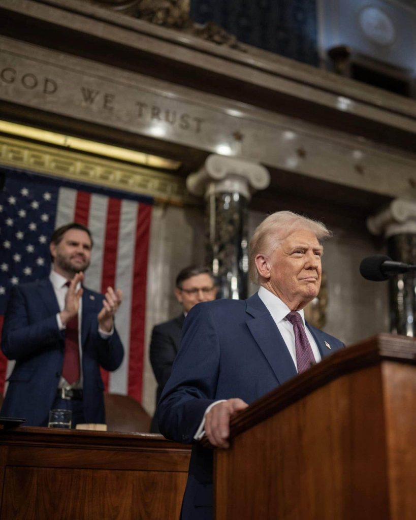 EFE: Aliaţii lui Trump domină primarele republicane din Virginia, Kansas şi Michigan