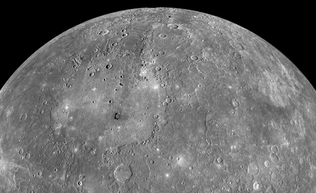 Întoarcerea oamenilor pe Lună intră în faza decisivă. Cum pregătește echipajul misiunea NASA