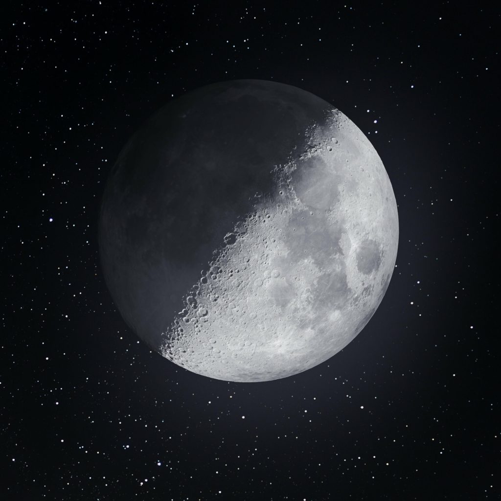 O rachetă SpaceX scăpată de sub control s-a ciocnit de Lună. VIDEO cu momentul impactului