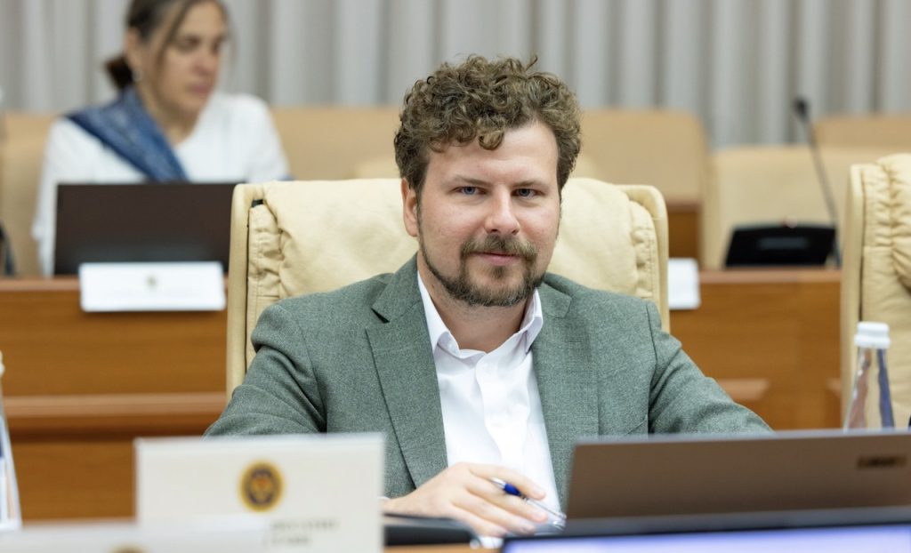 LIVE/ Ședința Guvernului: Un colegiu cu predare în limba română urmează a fi deschis la Comrat. Miniștrii au aprobat înființarea Instituției Publice Colegiul Moldo-Turc „Recep Tayyip Erdogan”