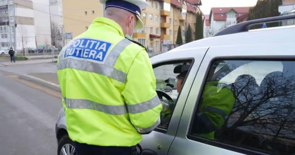 A provocat două accidente în Oaș și a încercat să fugă. Tânărul șofer, prins de polițiștii sătmăreni. Încălcări grave ale Codului Rutier
