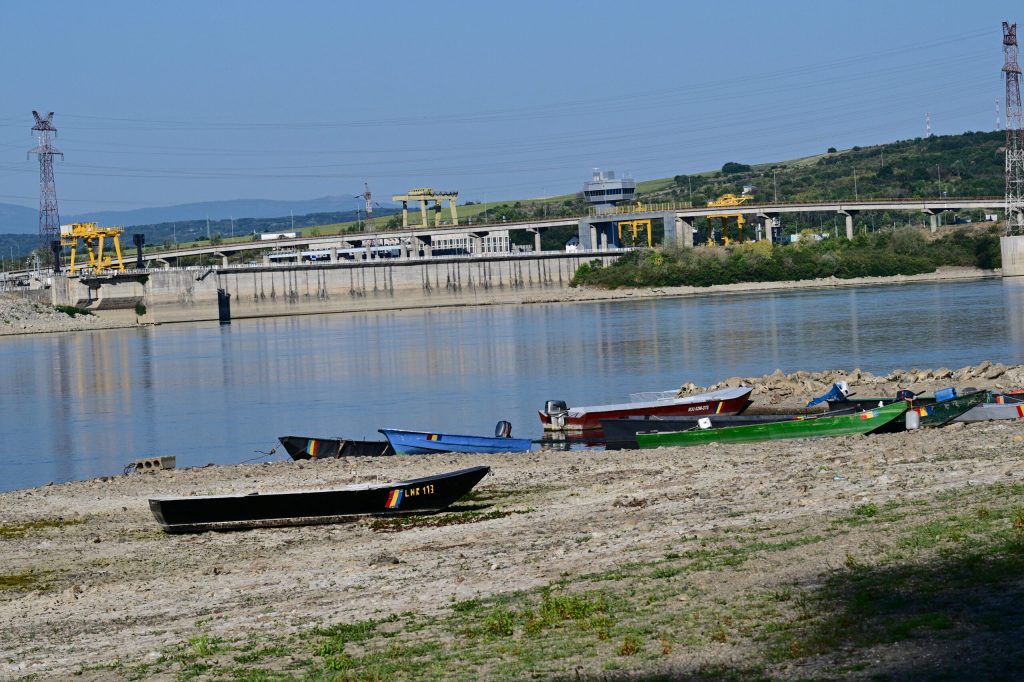 Debitul Dunării a ajuns, miercuri, la 1.400 mc/s, minim istoric / Valoarea rămâne staţionară până pe 12 august