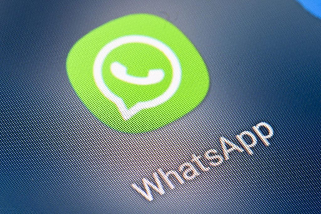 Una dintre cele mai puternice armate ale lumii le interzice militarilor să folosească WhatsApp. Ce altă platformă este recomandată