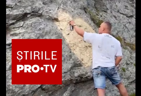 Un bărbat a fost filmat desenând o declaraţie de dragoste pe stâncă, în zona Trasfăgărăşan: „E doar o stâncă”. Val de reacții