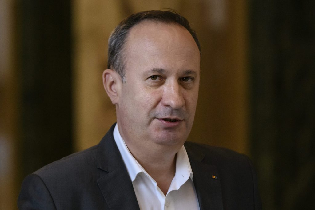 „Mint, prezintă denaturat lucrurile”. Câciu acuză Guvernul că ascunde recesiunea
