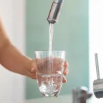 Prahova: Furnizarea apei, oprită temporar în patru localităţi după ce, din cauza consumului ridicat, stocurile au scăzut
