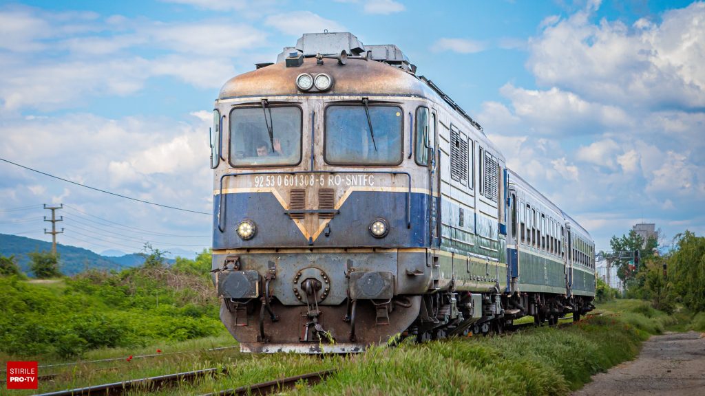 Trafic feroviar întrerupt, miercuri după amiază, pe ruta Roşiori Nord – Caracal, după ce o locomotivă s-a defectat