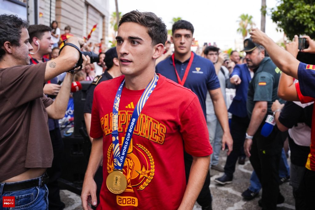 Gavi şi-a ţinut promisiunea şi a dezvăluit o nouă înfăţişare surprinzătoare după victoria Spaniei la Cupa Mondială. VIDEO