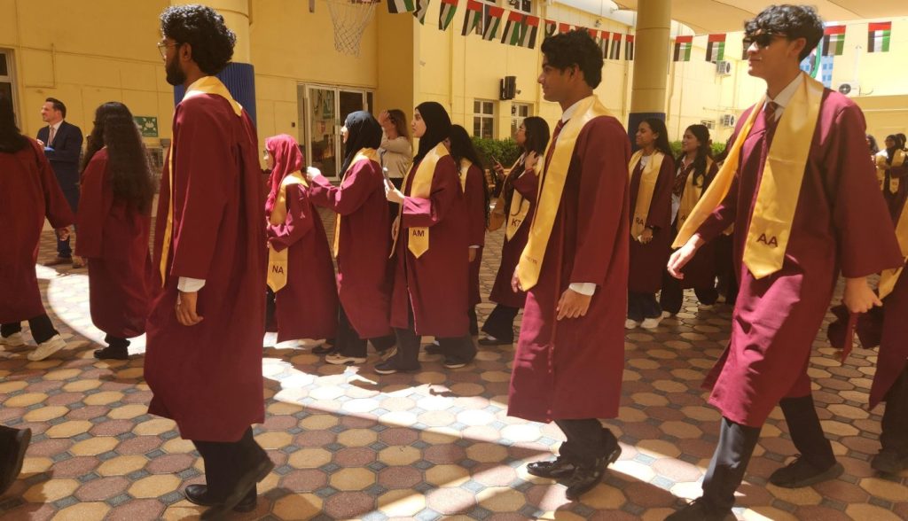 Cel mai tânăr profesor de culoare de la Cambridge demisionează în contextul unor acuzații de plagiat