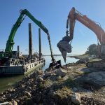 UPDATE - Două dintre barjele folosite pentru a creşte debitul Dunării vor fi scufundate joi după-amiază, iar celelalte două, vineri/ Rîndaşu: Există incertitudini. Manevrarea a două barje simultan nu este uşoară/ Anunţul ANAR - VIDEO
