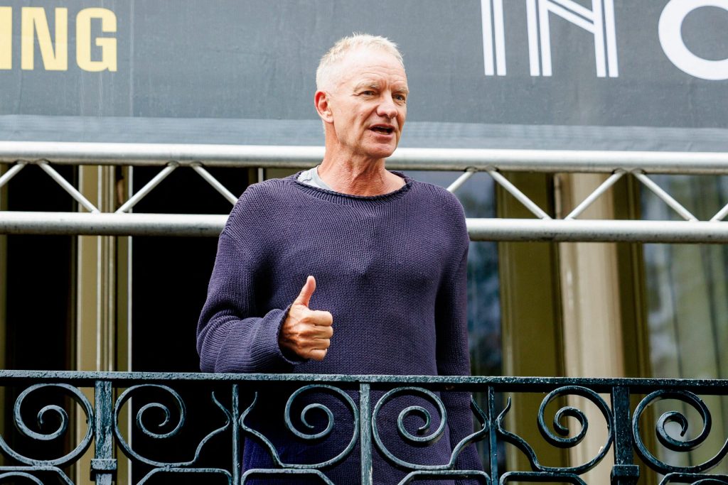 Sting a ajuns la Cluj. Primele imagini cu artistul înaintea concertului de la UNTOLD