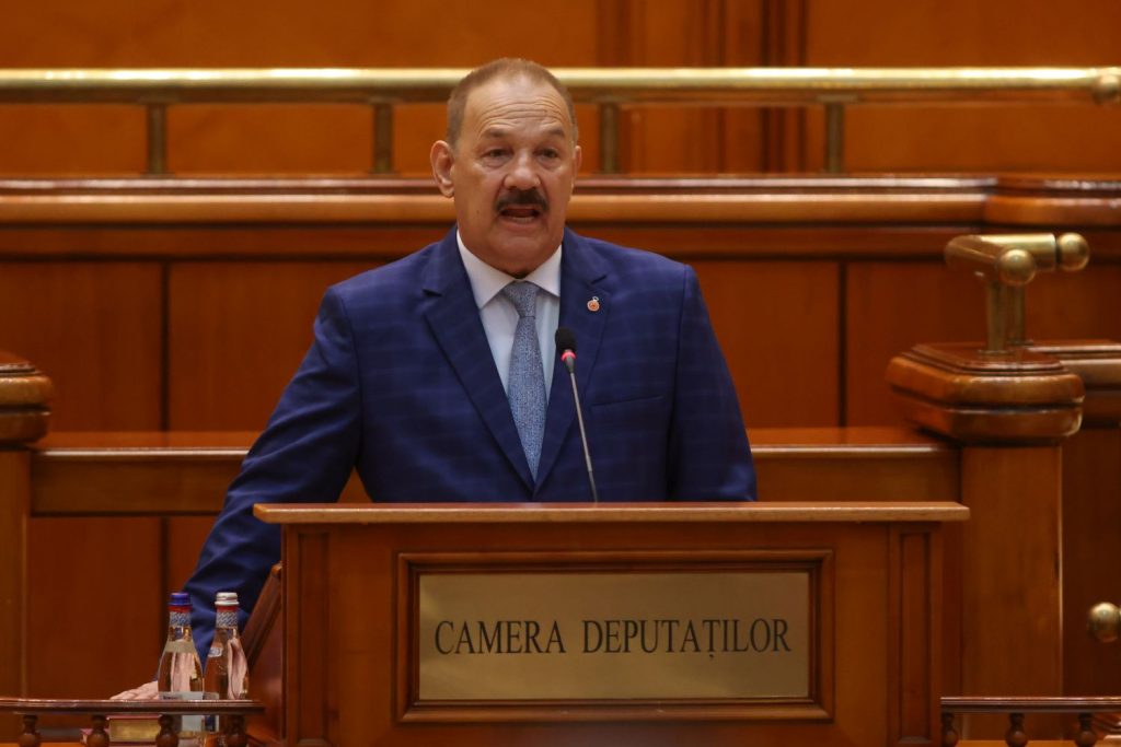 „La grupul PSD, votezi cum te taie capul, cum simte inima, creierul”. Singurul deputat PSD care a semnat pentru suspendarea lui Nicușor Dan explică de ce susține demersul AUR