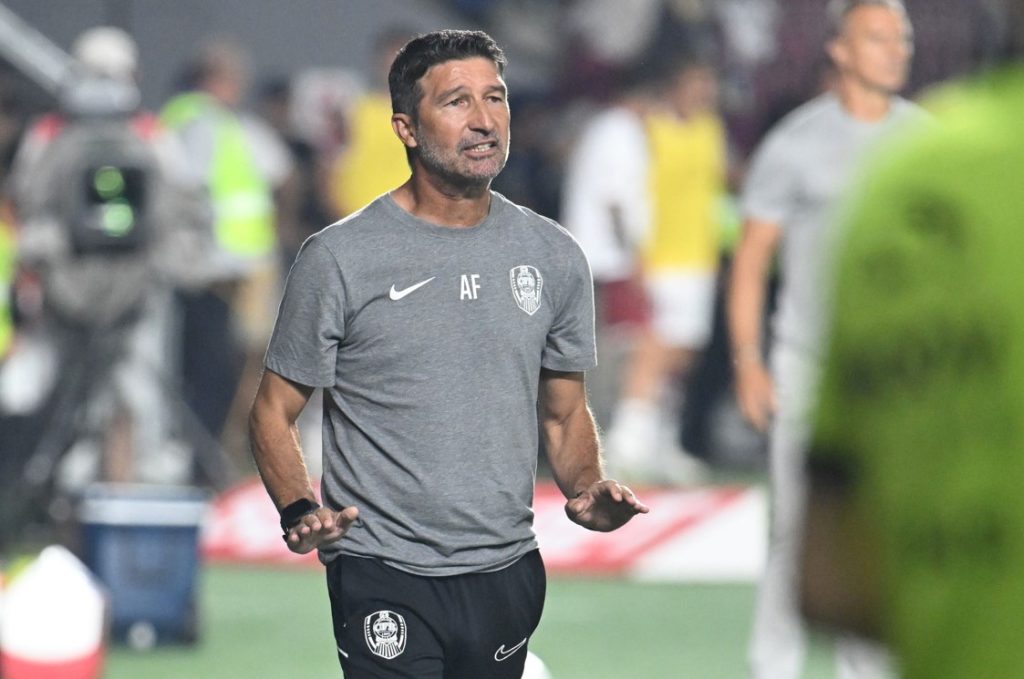 CFR Cluj și-a demis antrenorul după înfrângerea cu Tromso: „Îi dau afară pe toți”