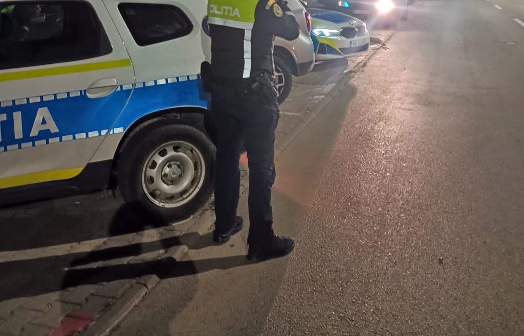 Două femei, implicate într-un accident rutier soldat cu rănirea a doi bărbați și o adolescentă – pasageri în autoturisme