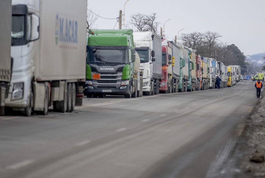 Șoferii trebuie să se pregătească pentru noul sistem de taxare rutieră. Când intră în vigoare TollRo și cine va plăti