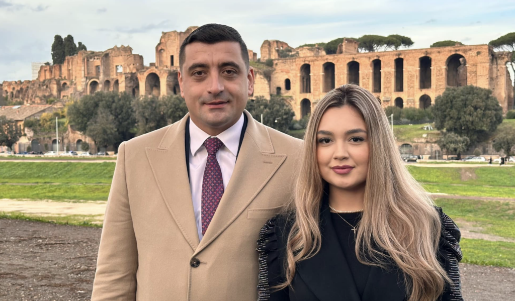 Ilinca Simion, primele imagini după ce a anunțat că este din nou însărcinată! Ce gest a făcut George Simion pentru ea