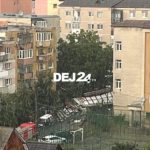 Bihor: O parte din acoperişul gării din Aleşd, smulsă de vântul puternic/ Ploaie torenţială şi furtună în mai multe localităţi, după zile de caniculă şi secetă