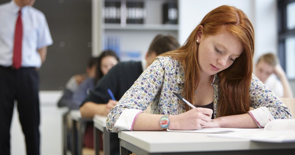 Bacalaureat 2026, sesiunea de toamnă: Regulile pe care elevii trebuie să le respecte în sala de examen și condițiile de promovare